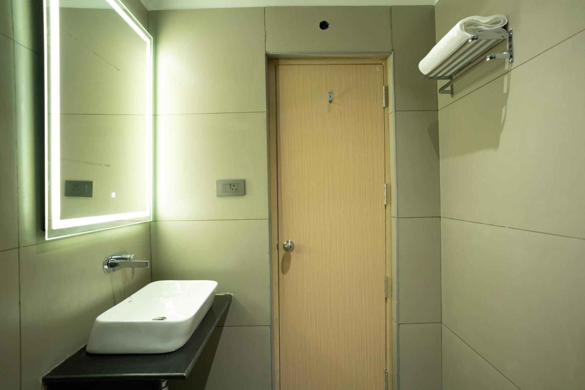 Hotel Kyzen Hitech City- Your Zenly Stay Hyderabad Exterior photo